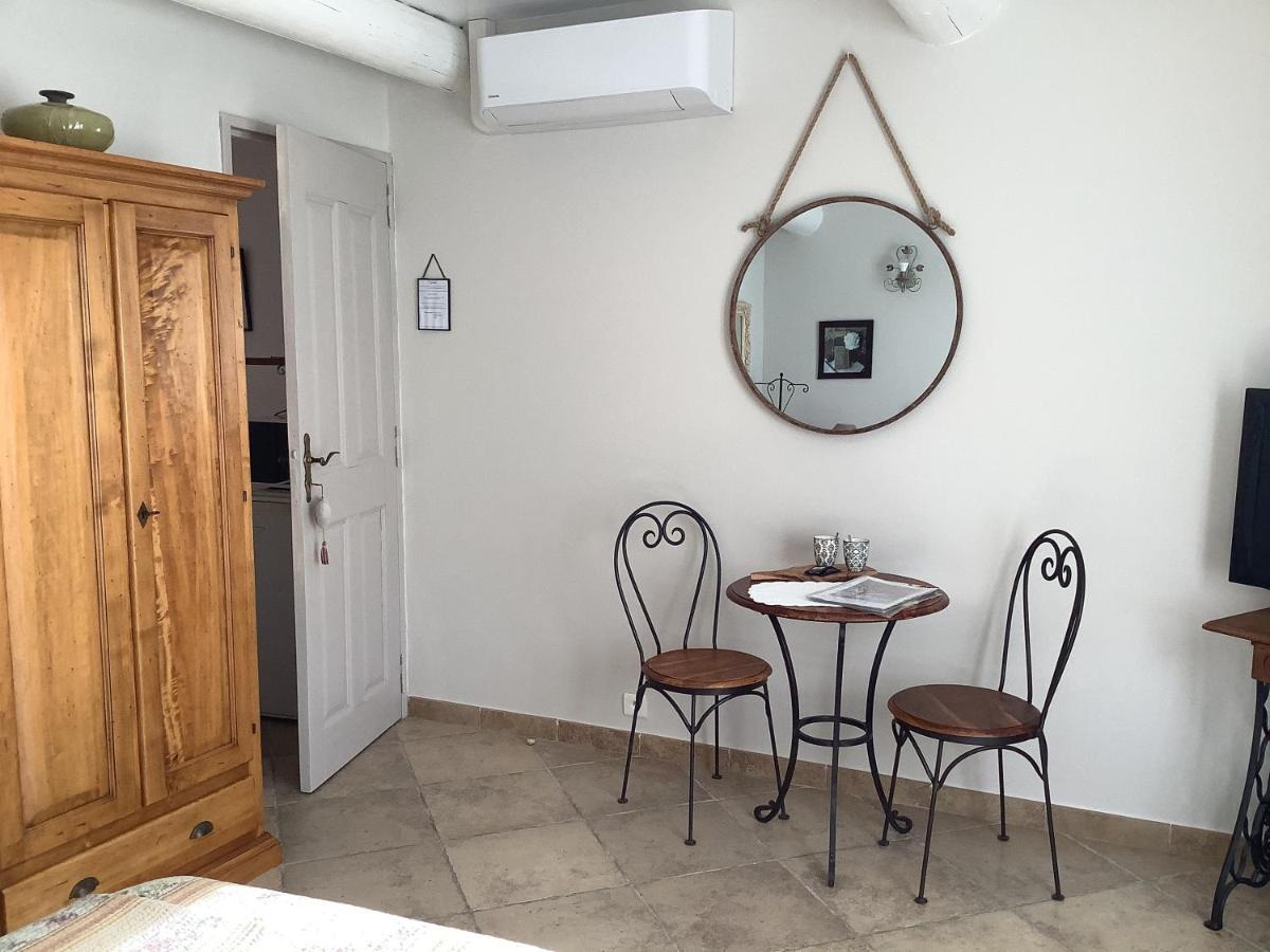 Jardin D'Antan Acomodação com café da manhã Ansouis Exterior foto