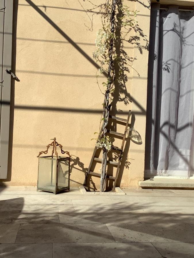 Jardin D'Antan Acomodação com café da manhã Ansouis Exterior foto